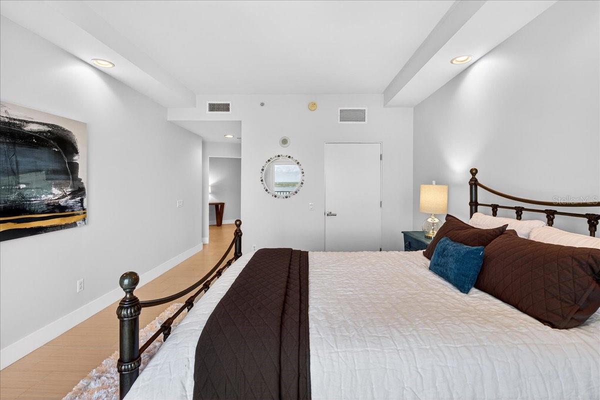 OCEANS GRAND - Residential