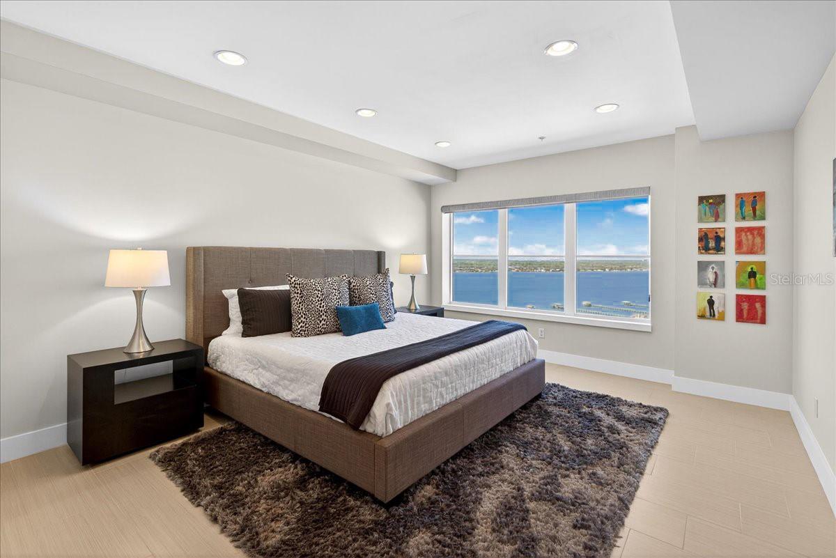 OCEANS GRAND - Residential