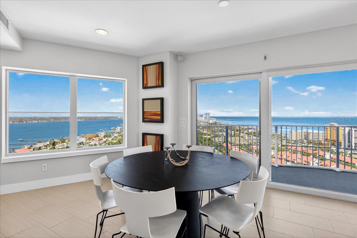 OCEANS GRAND - Residential