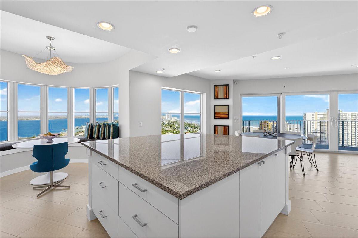 OCEANS GRAND - Residential