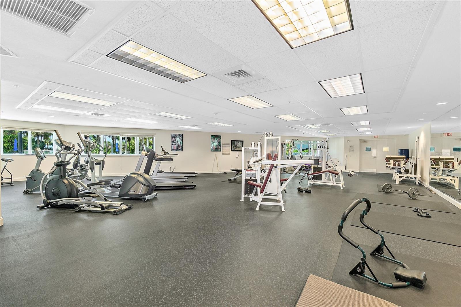 OCEANS GRAND - Residential