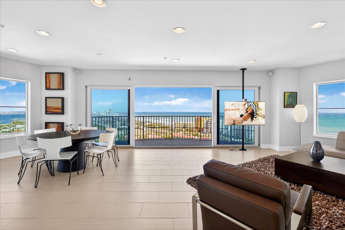 OCEANS GRAND - Residential