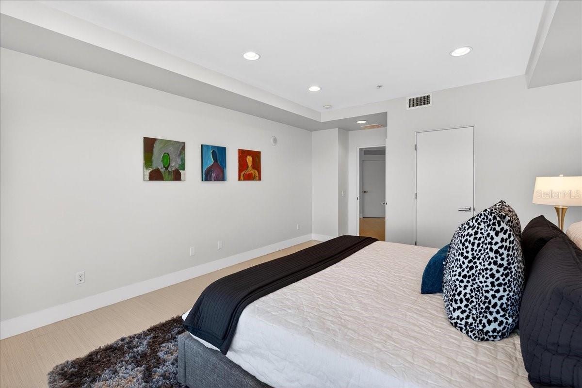 OCEANS GRAND - Residential