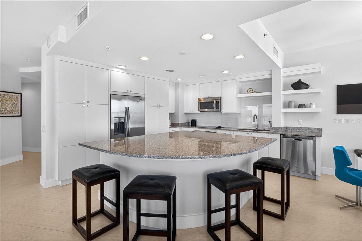 OCEANS GRAND - Residential