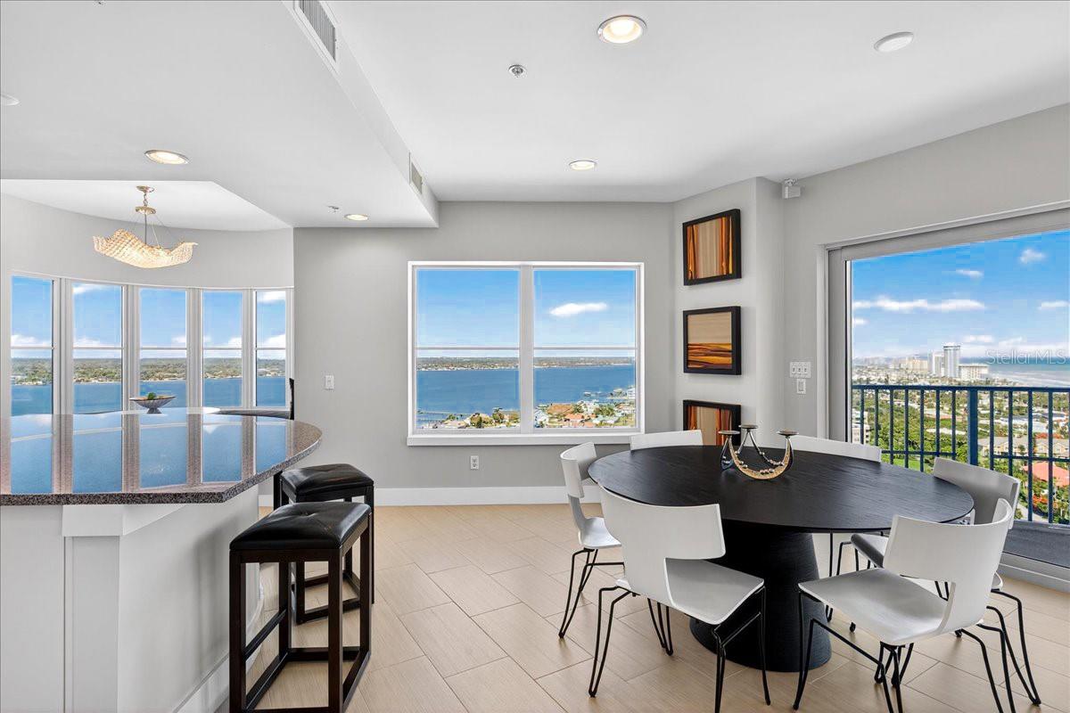 OCEANS GRAND - Residential