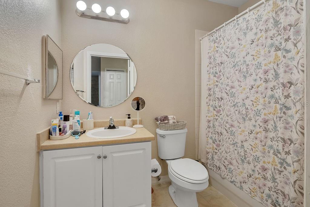 REGISTRY/MICHIGAN PARK CONDO - Residential