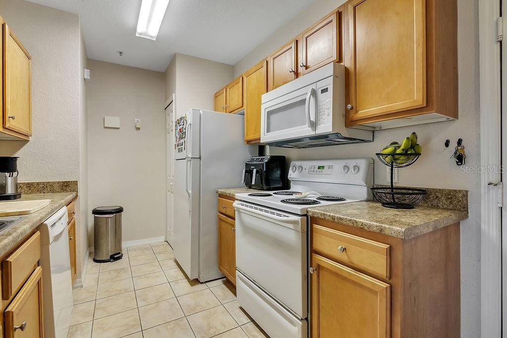 REGISTRY/MICHIGAN PARK CONDO - Residential