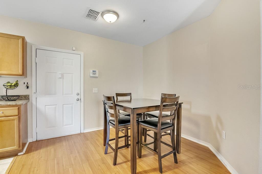 REGISTRY/MICHIGAN PARK CONDO - Residential