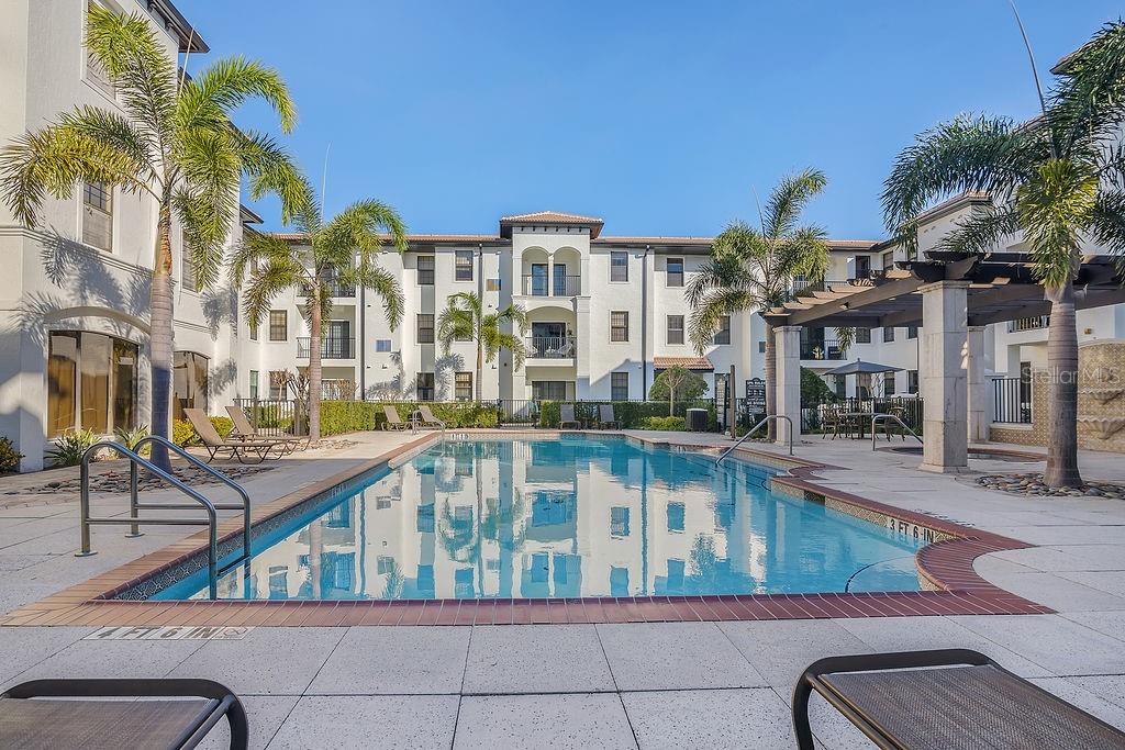 REGISTRY/MICHIGAN PARK CONDO - Residential