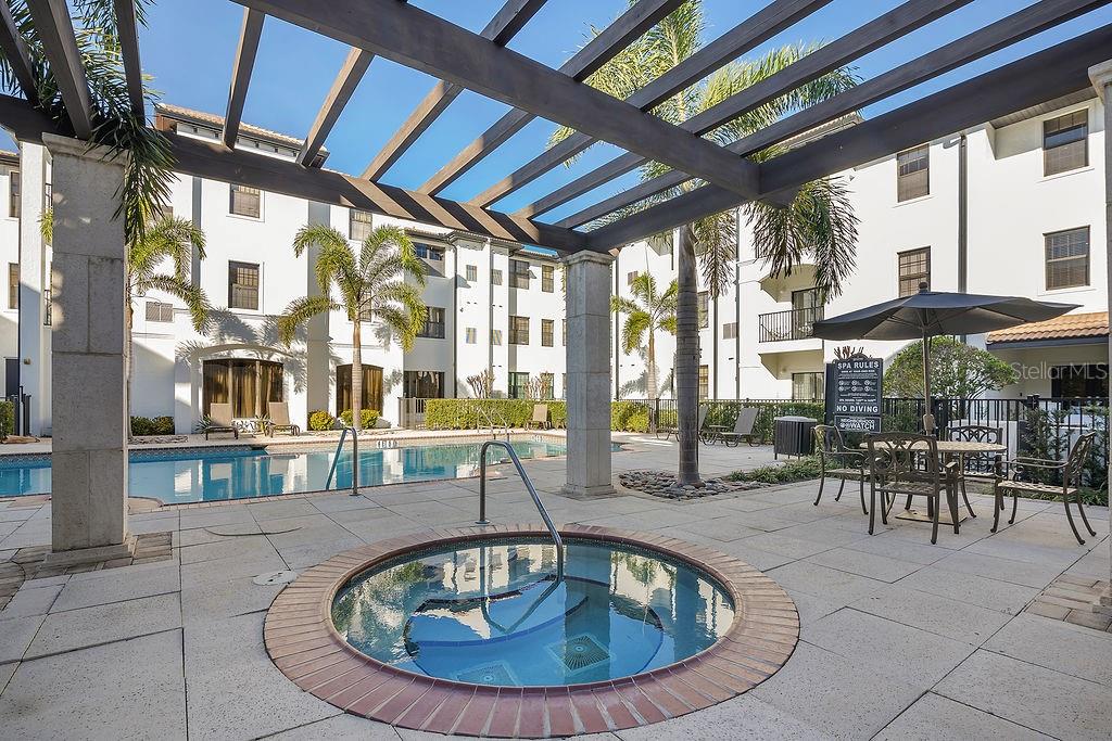 REGISTRY/MICHIGAN PARK CONDO - Residential