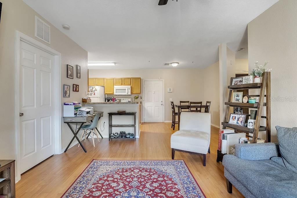 REGISTRY/MICHIGAN PARK CONDO - Residential