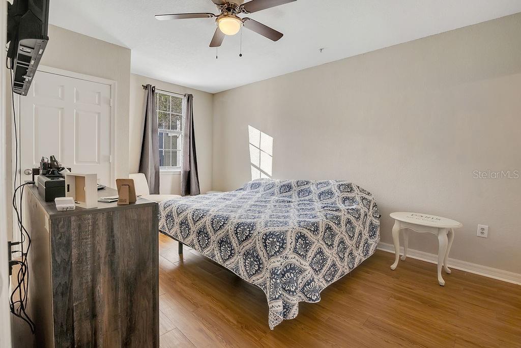 REGISTRY/MICHIGAN PARK CONDO - Residential