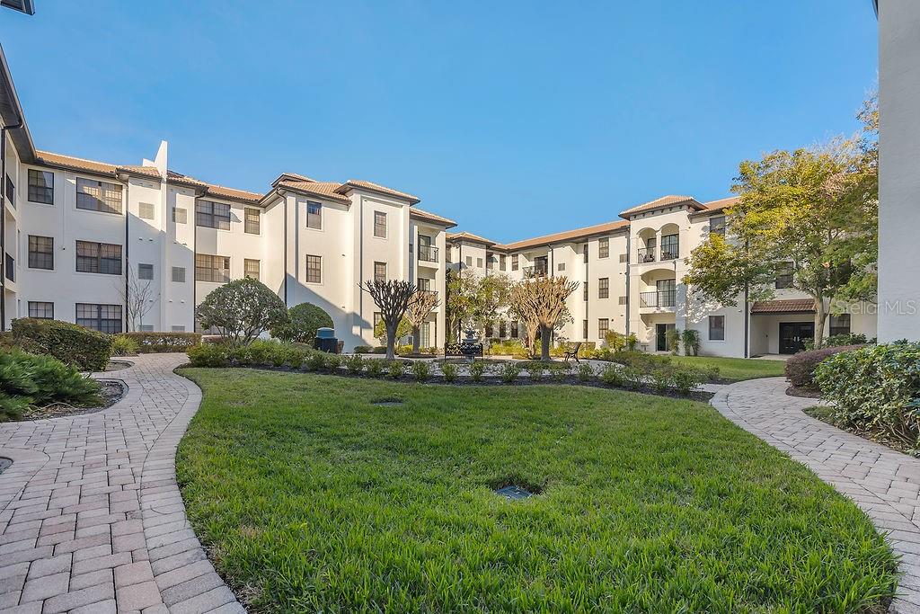 REGISTRY/MICHIGAN PARK CONDO - Residential