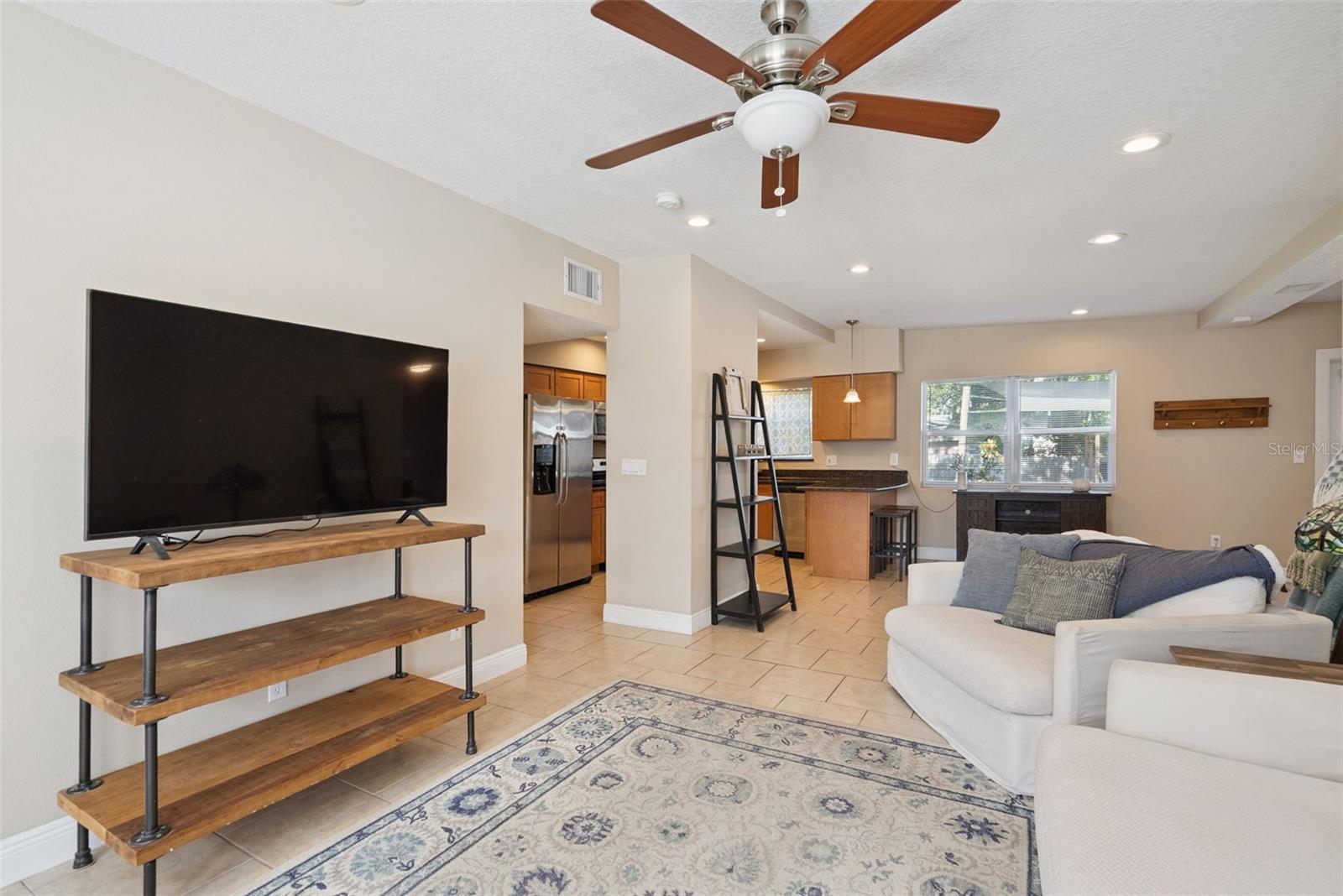 TWIN LAKES ESTATES - Residential
