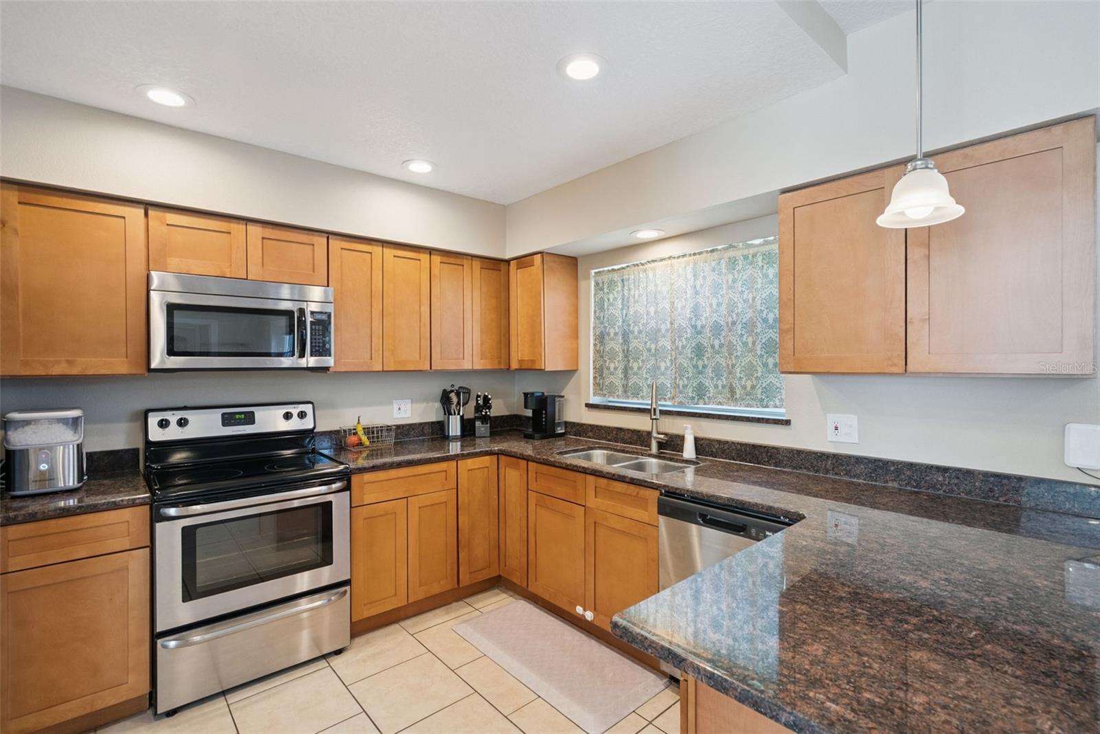 TWIN LAKES ESTATES - Residential