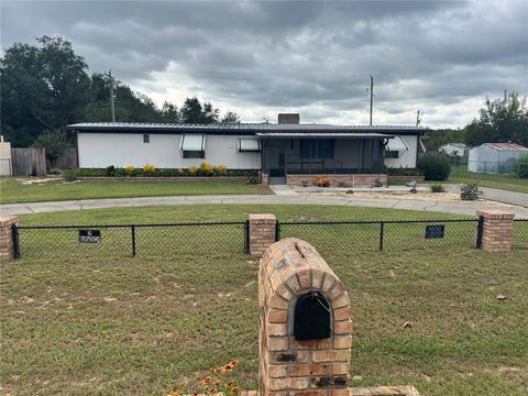 Photo of 16920 SE 251st Terrace, Umatilla, FL 32784 (MLS # G5102719)