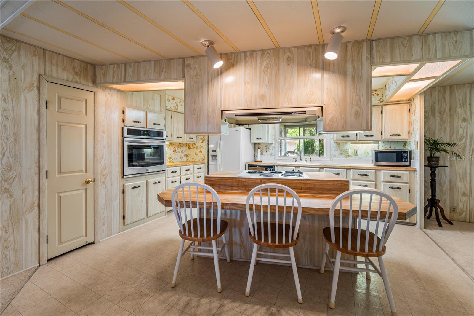 2513 INDEPENDENCE LANE