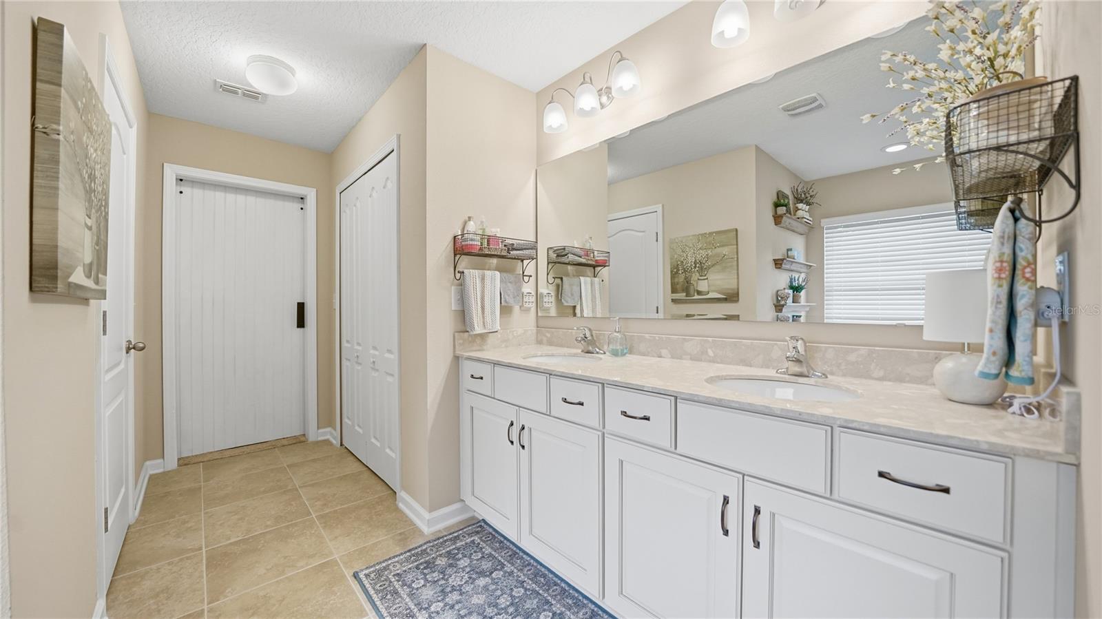 COUNTRY CLUB HARBOR - Residential