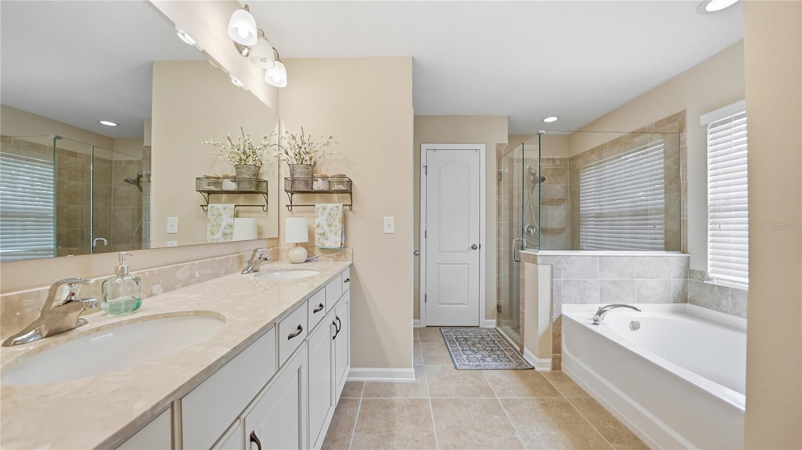 COUNTRY CLUB HARBOR - Residential