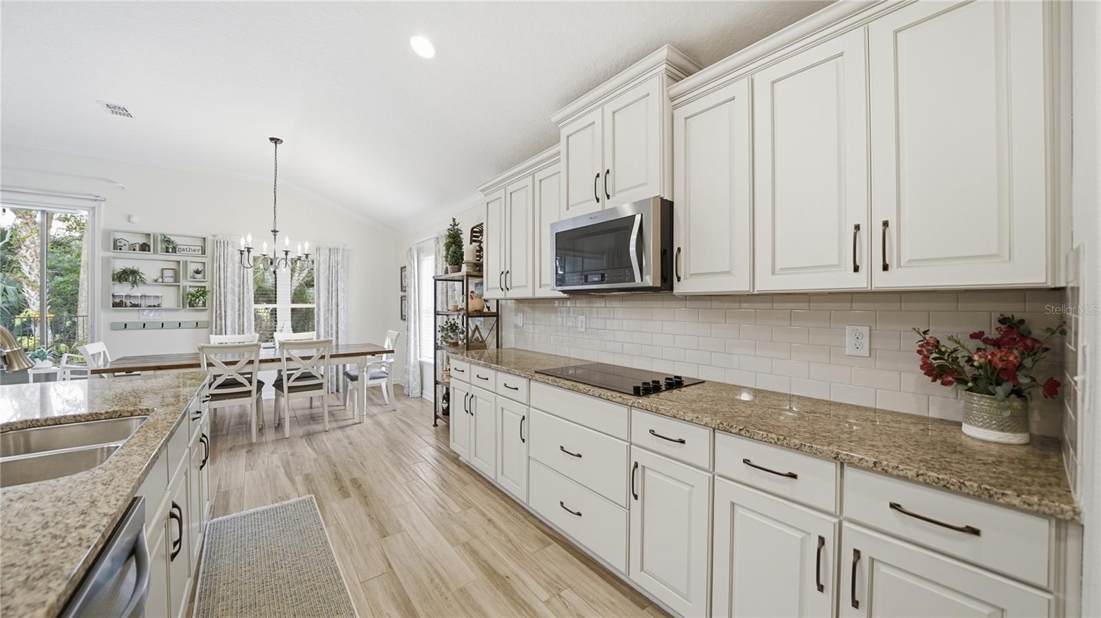 COUNTRY CLUB HARBOR - Residential