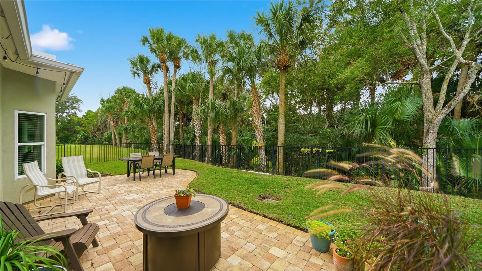 COUNTRY CLUB HARBOR - Residential