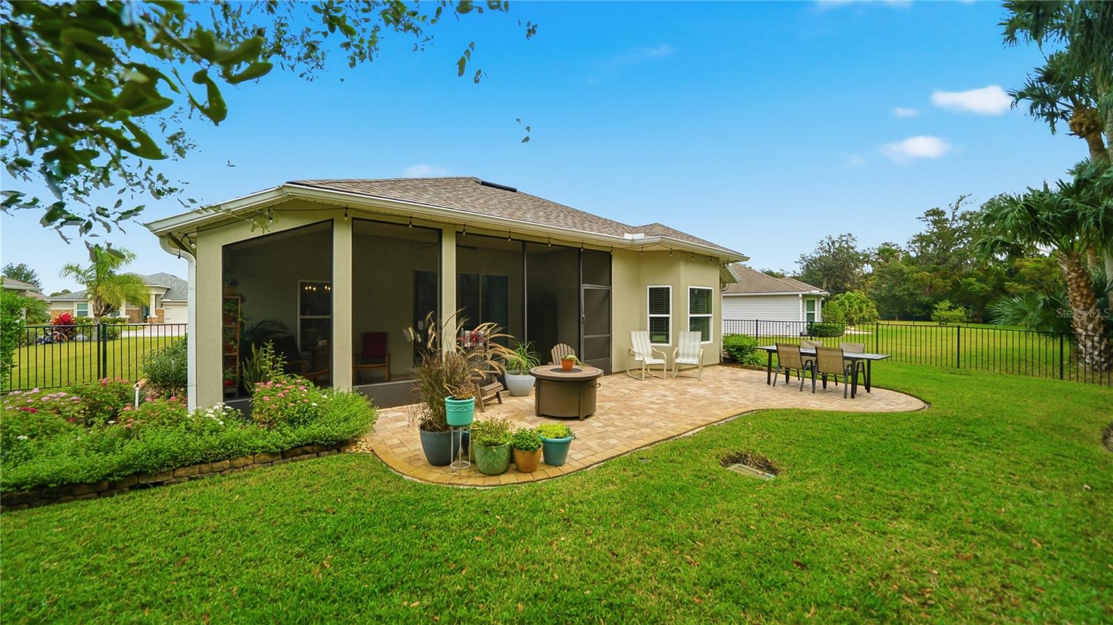 COUNTRY CLUB HARBOR - Residential