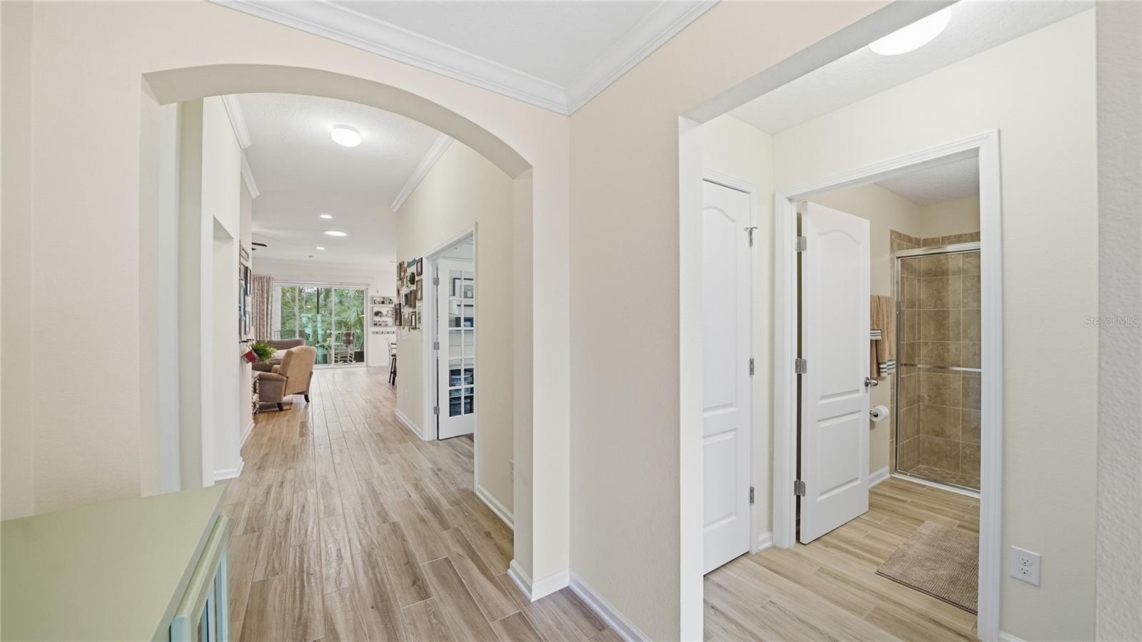 COUNTRY CLUB HARBOR - Residential