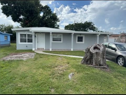 Photo of 6204 N Cameron Avenue, Tampa, FL 33614 (MLS # TB8459514)