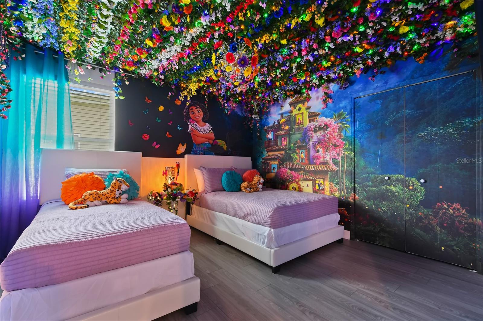 COVE AT STOREY LAKE 4 - Residential