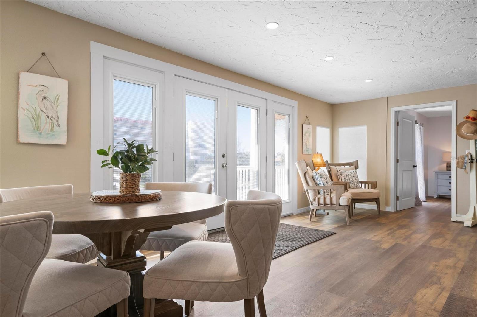 GOLDEN BEACH - Residential