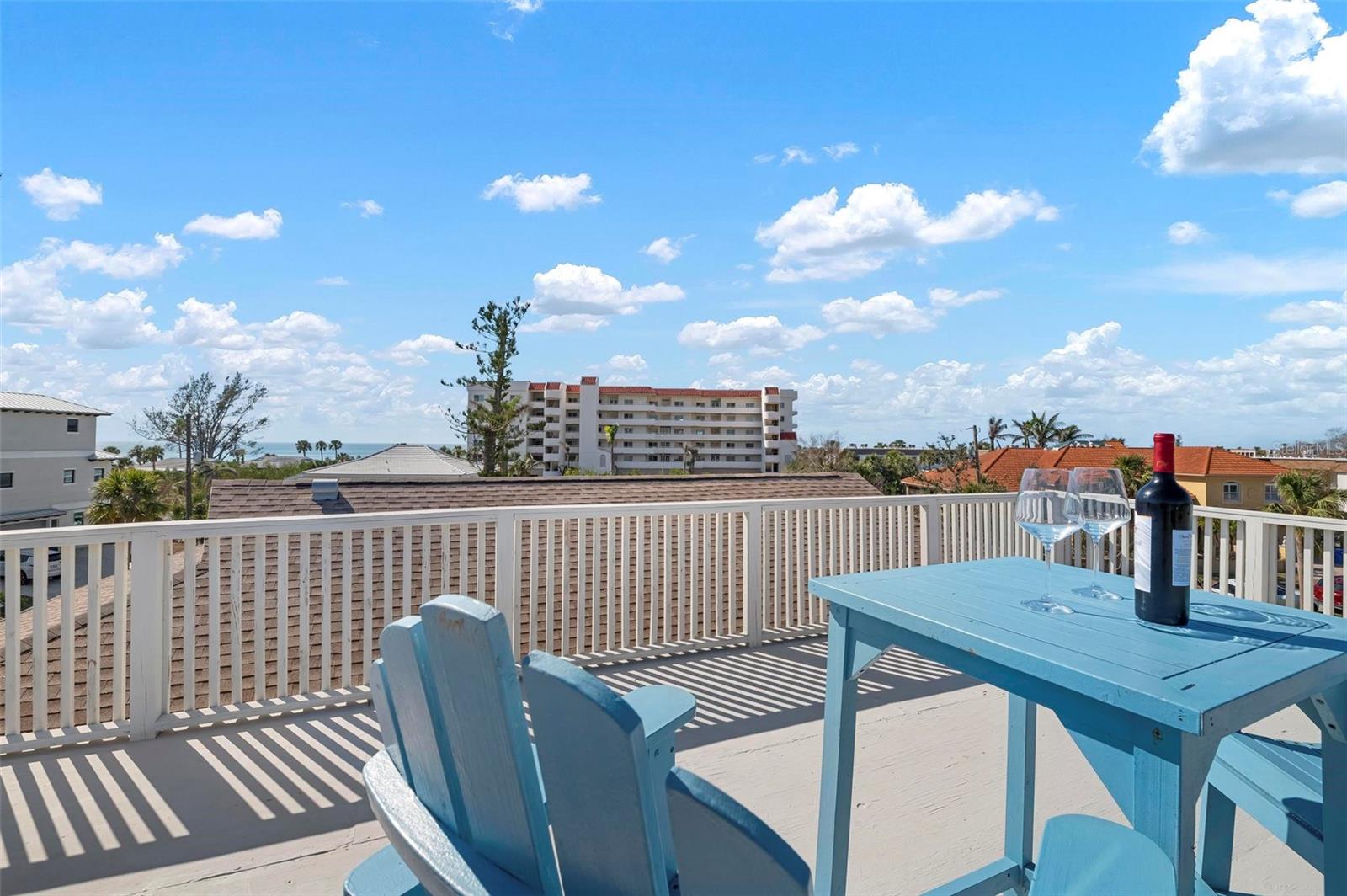 GOLDEN BEACH - Residential