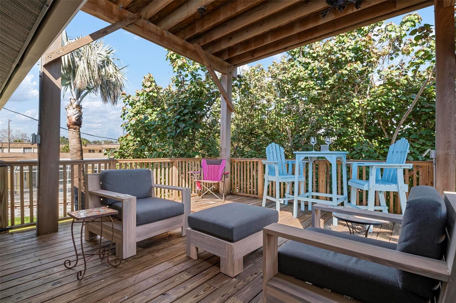 GOLDEN BEACH - Residential