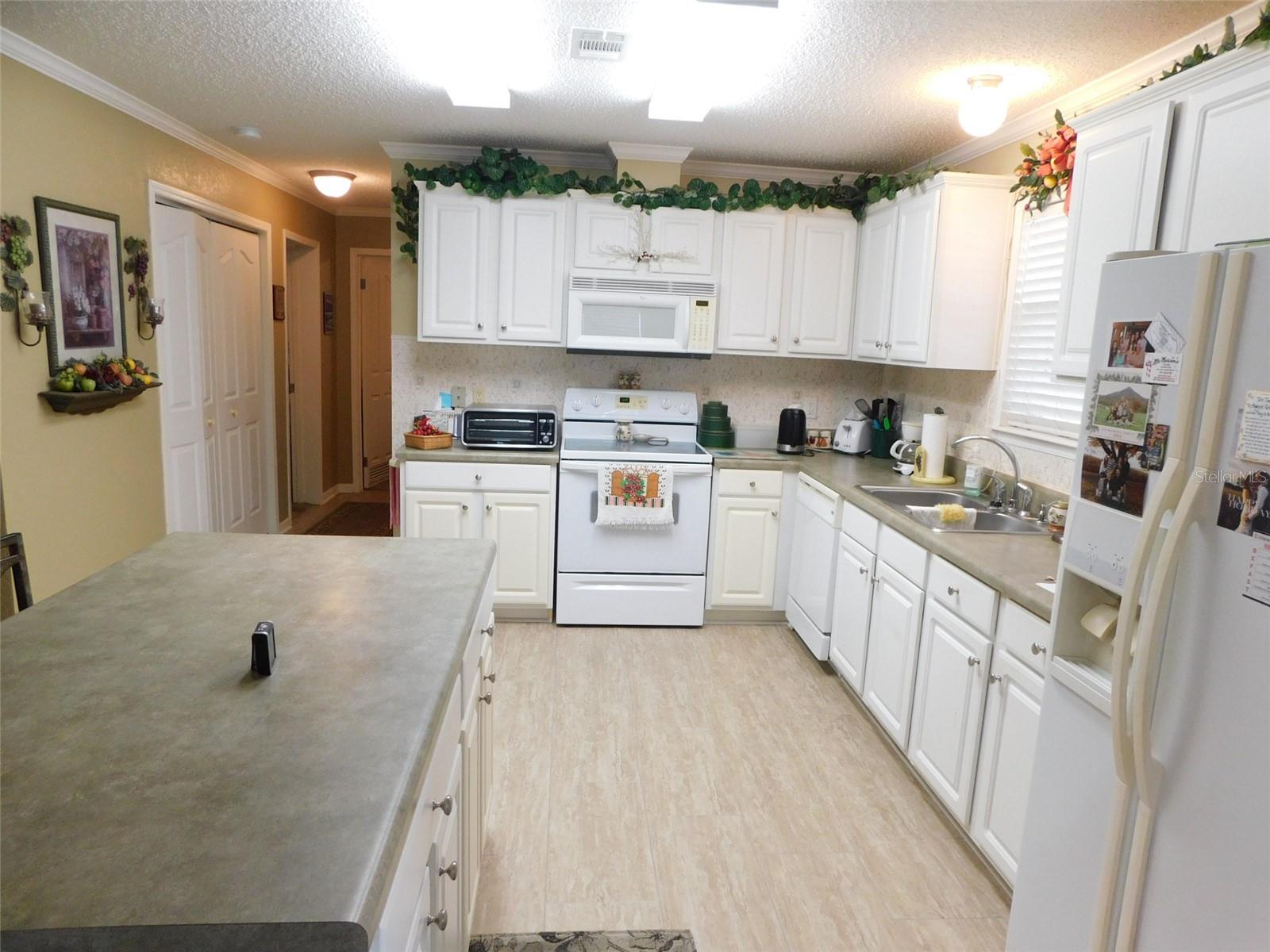 SUNNY BREEZE MOBILE HOME PARK - Residential