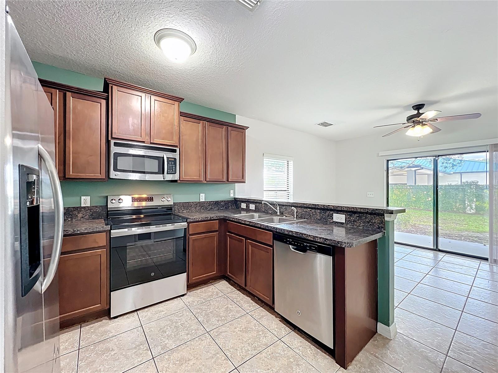 WINDSOR LAKE TWNHMS - Residential