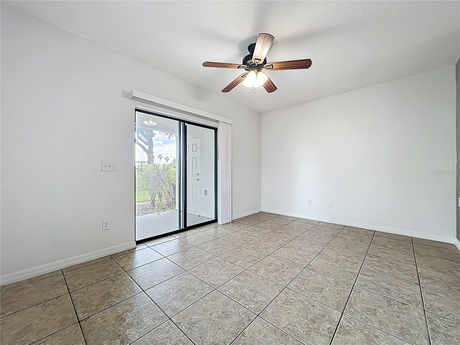 WINDSOR LAKE TWNHMS - Residential