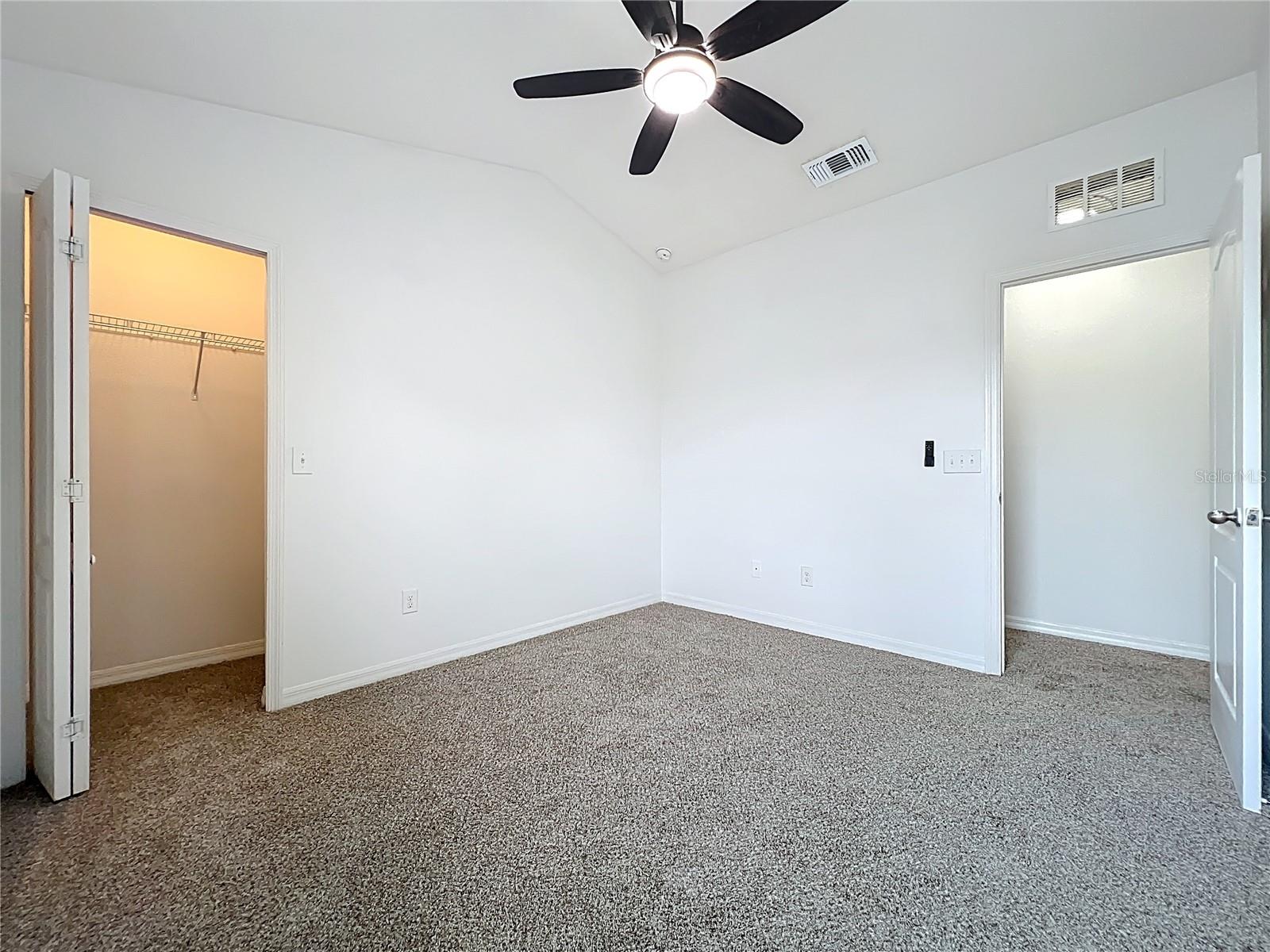 WINDSOR LAKE TWNHMS - Residential