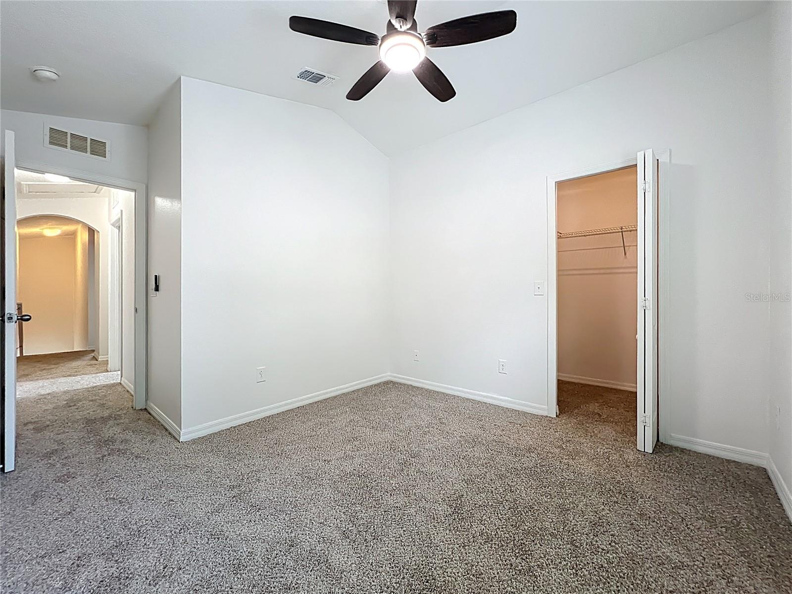 WINDSOR LAKE TWNHMS - Residential