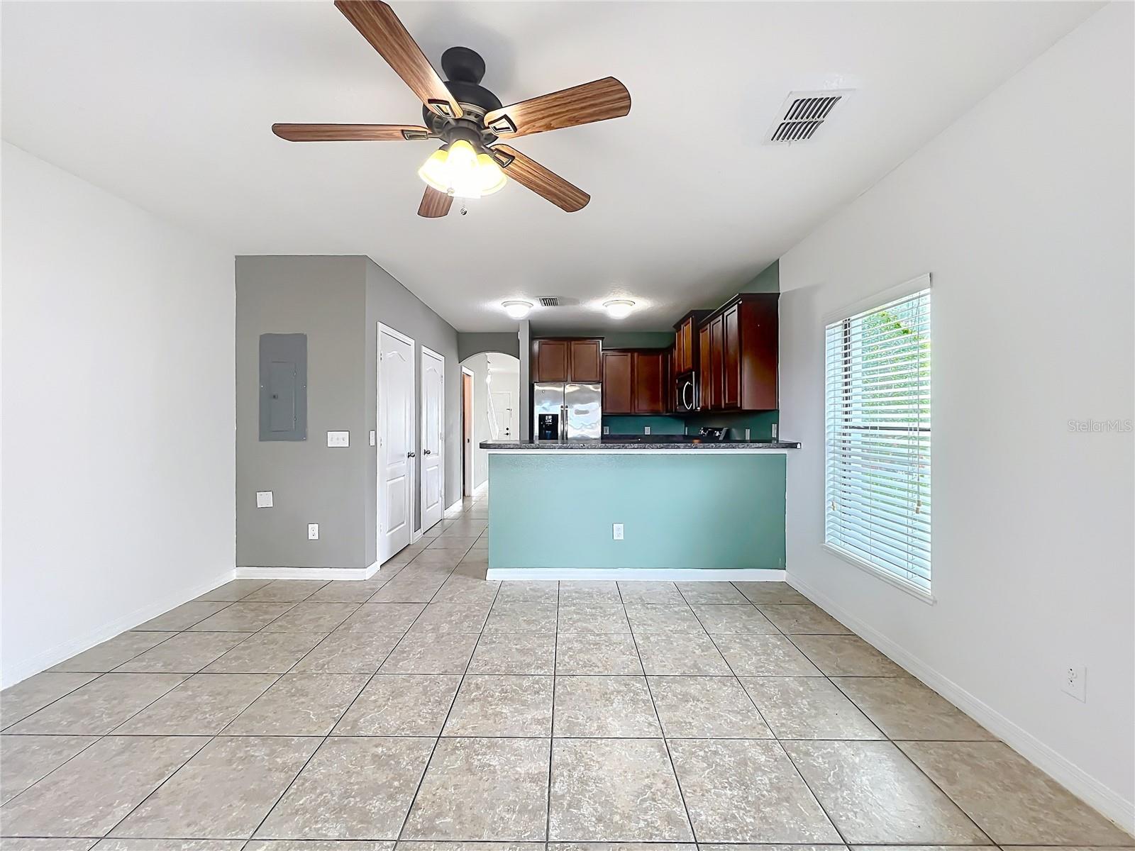 WINDSOR LAKE TWNHMS - Residential