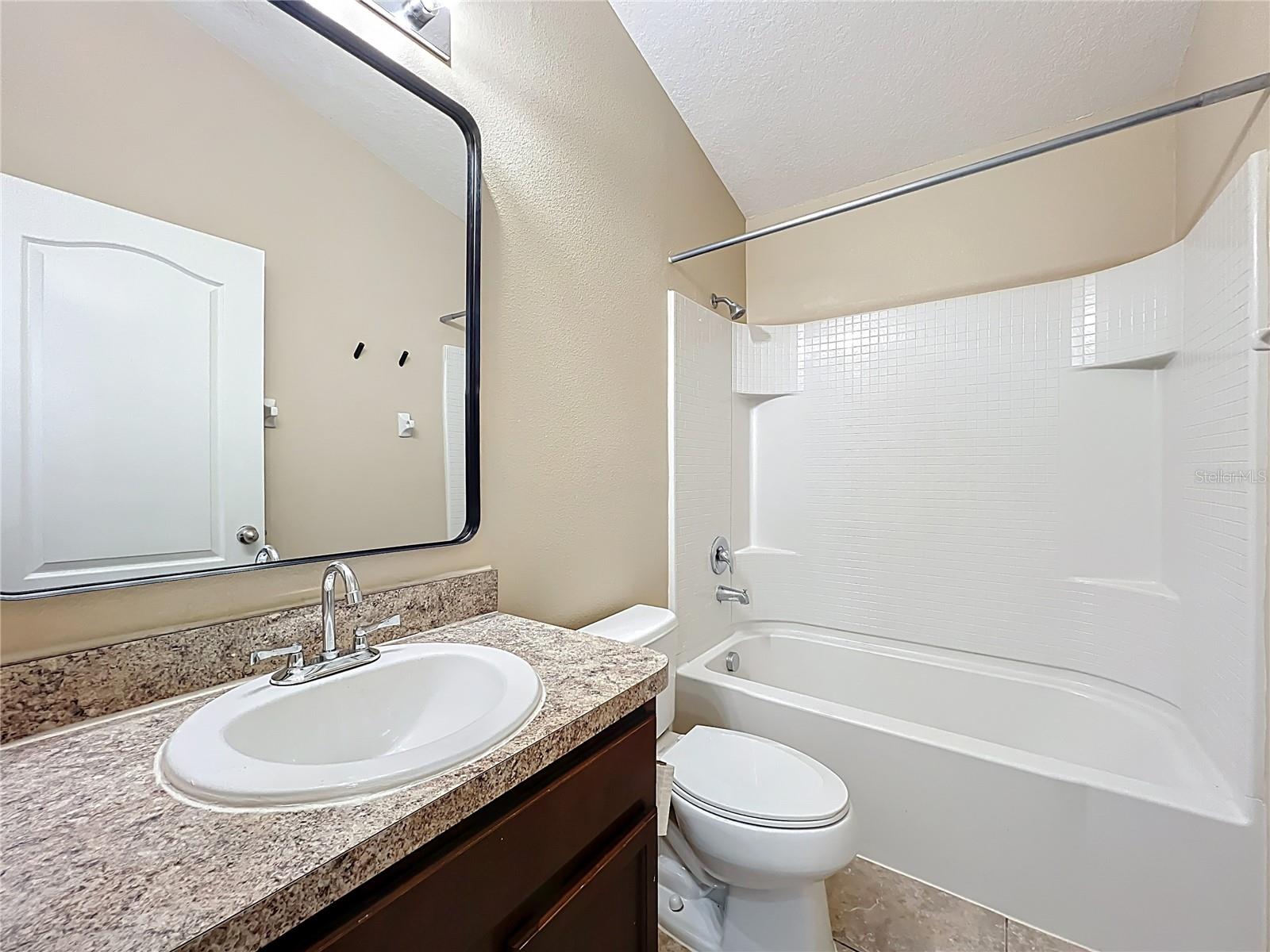 WINDSOR LAKE TWNHMS - Residential