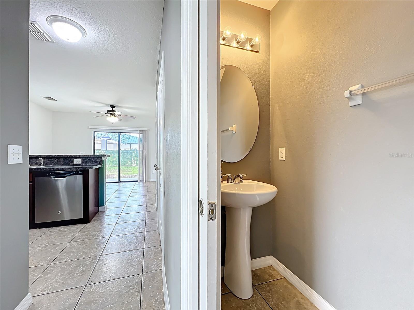 WINDSOR LAKE TWNHMS - Residential