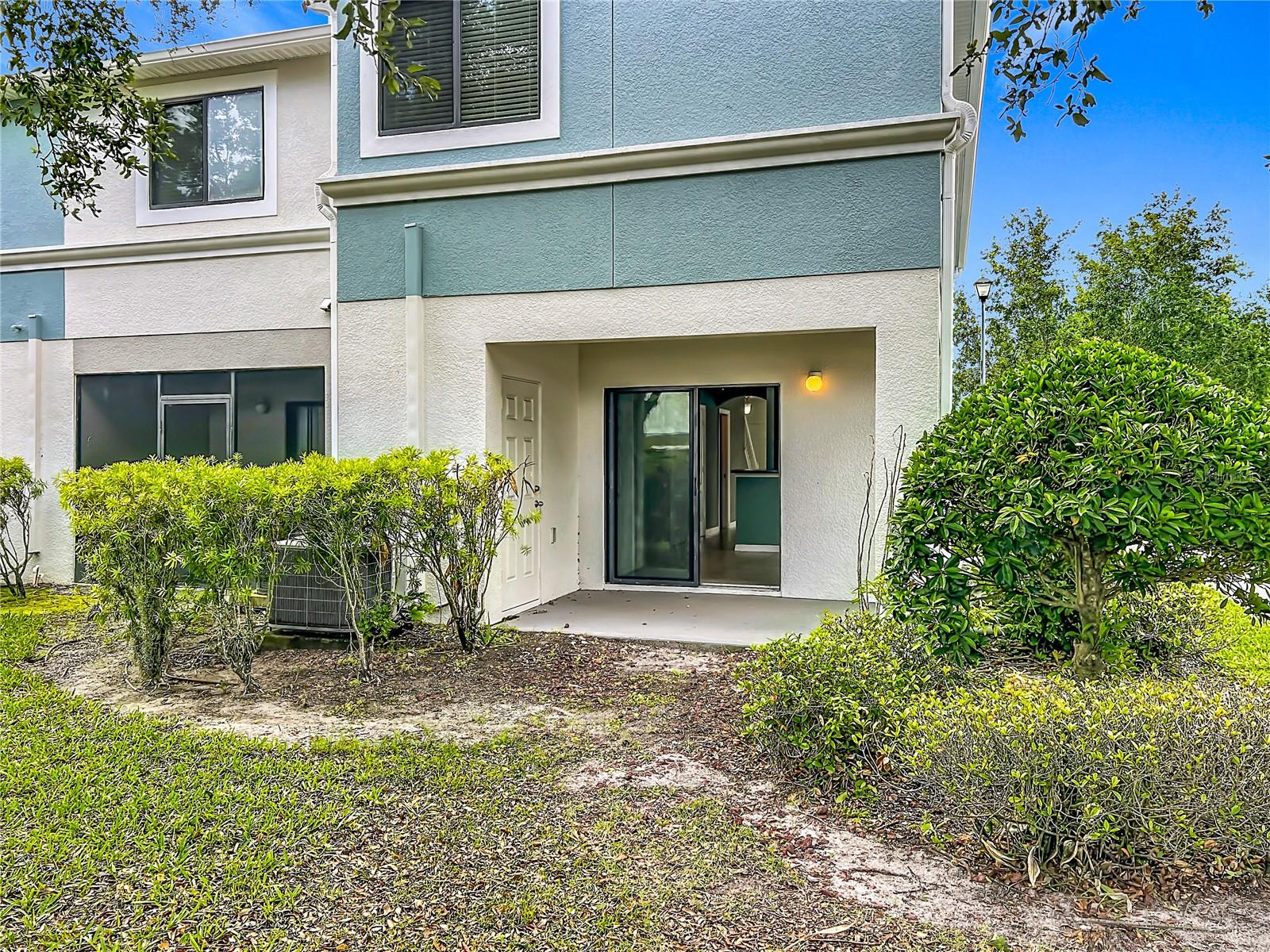 WINDSOR LAKE TWNHMS - Residential