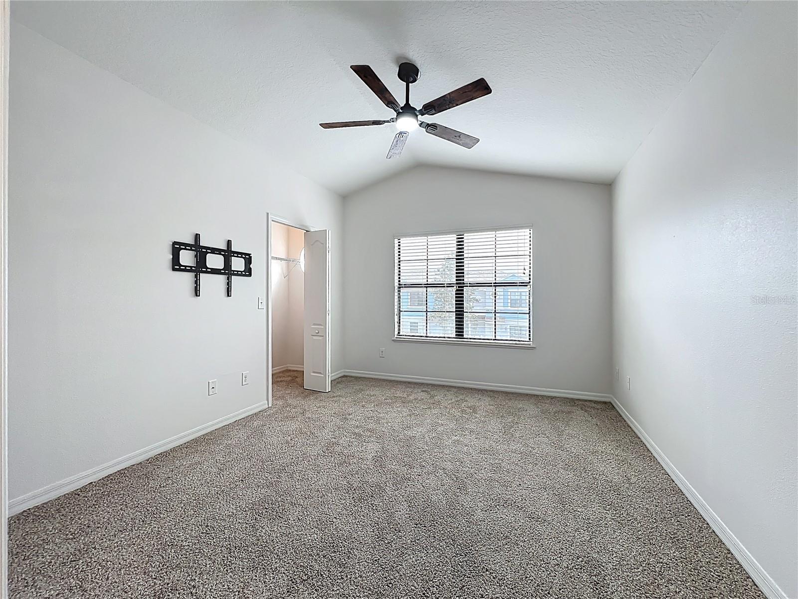 WINDSOR LAKE TWNHMS - Residential