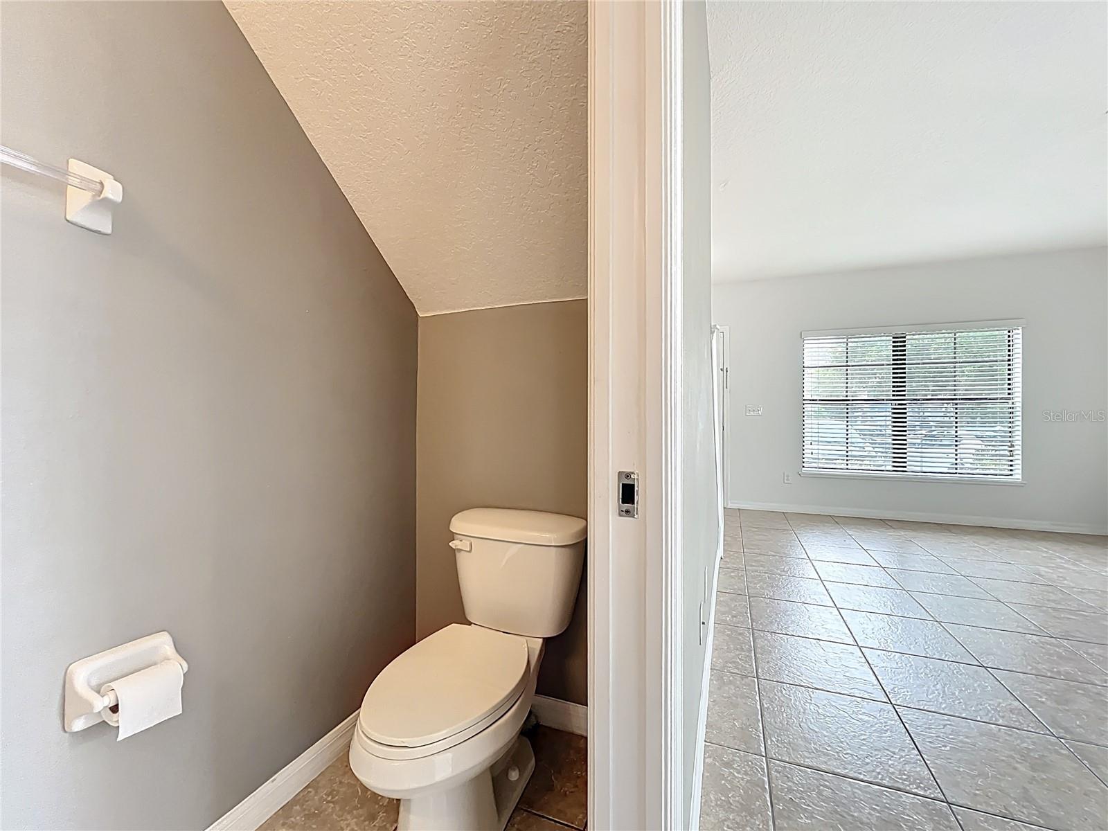 WINDSOR LAKE TWNHMS - Residential