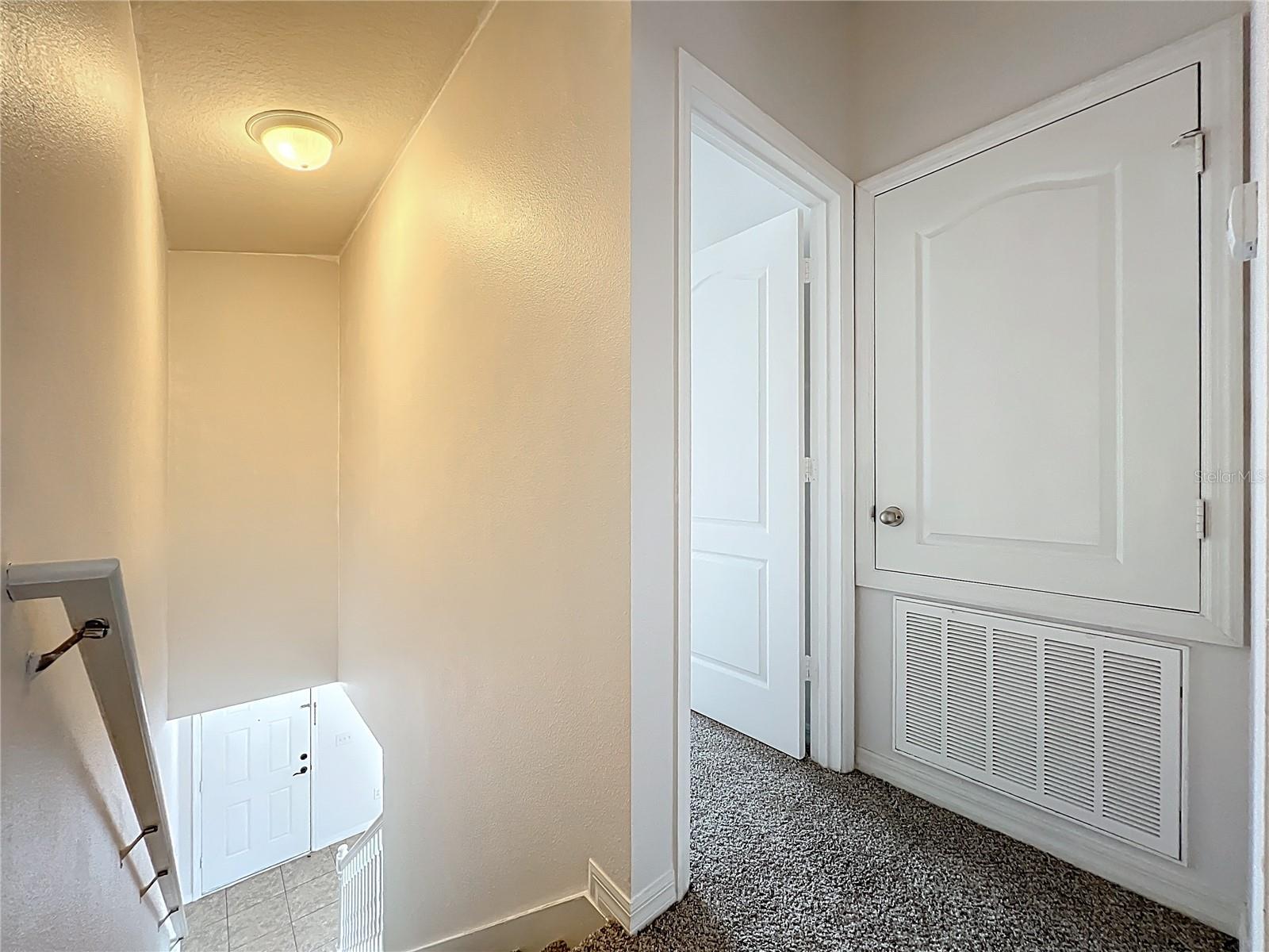 WINDSOR LAKE TWNHMS - Residential