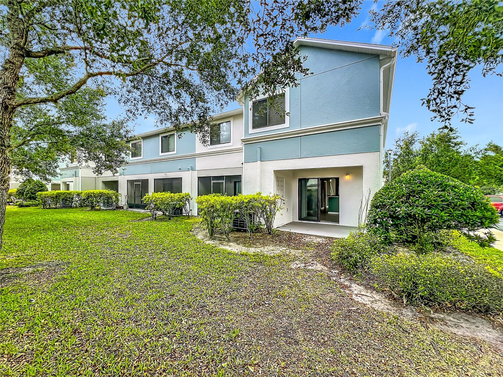 WINDSOR LAKE TWNHMS - Residential