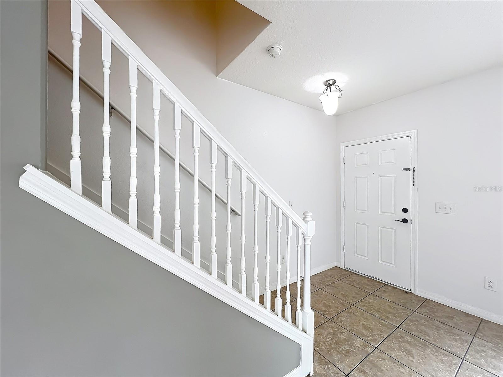 WINDSOR LAKE TWNHMS - Residential