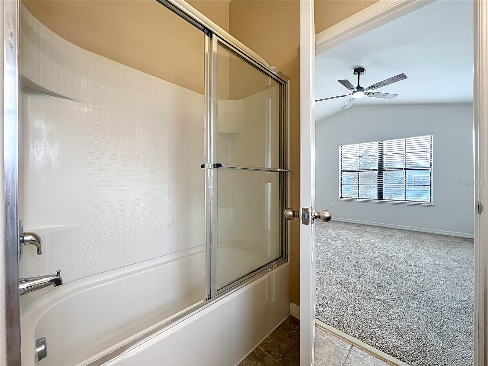 WINDSOR LAKE TWNHMS - Residential