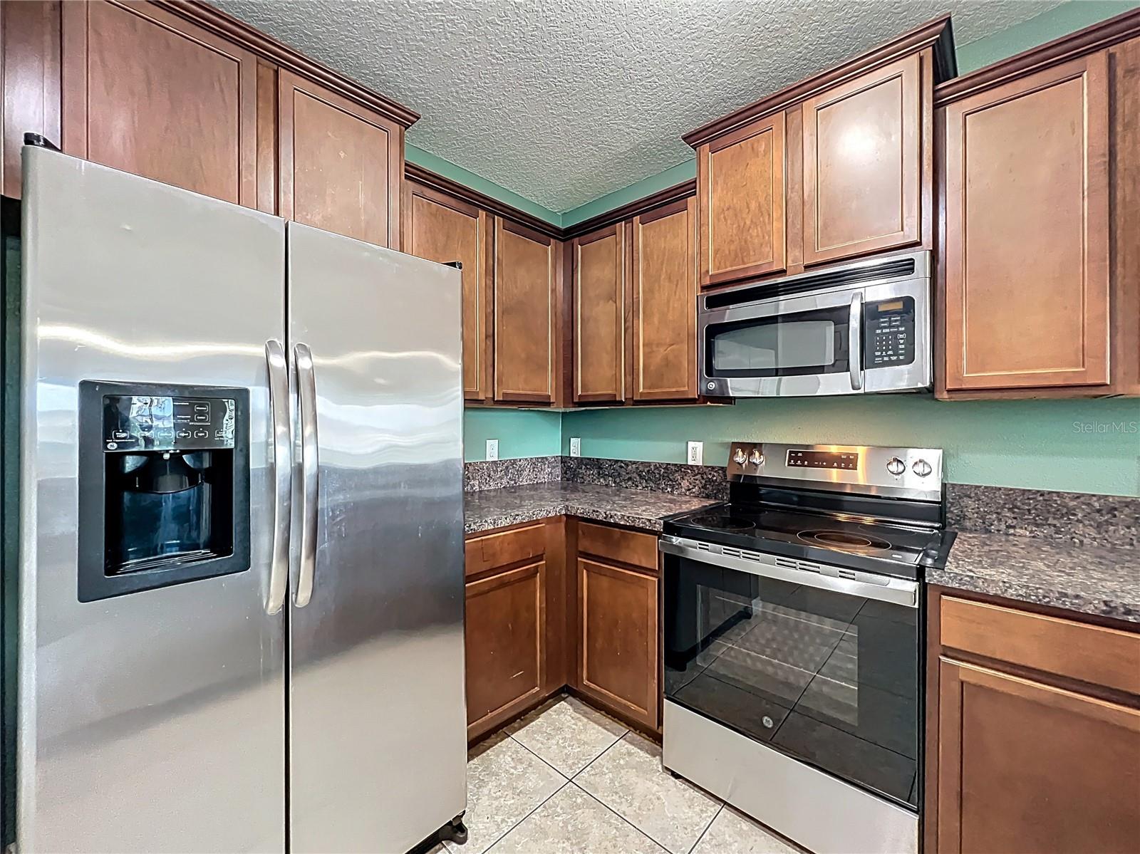 WINDSOR LAKE TWNHMS - Residential