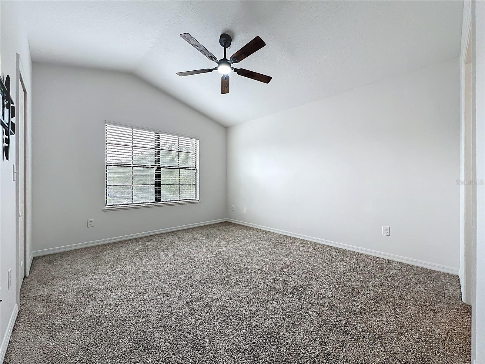 WINDSOR LAKE TWNHMS - Residential