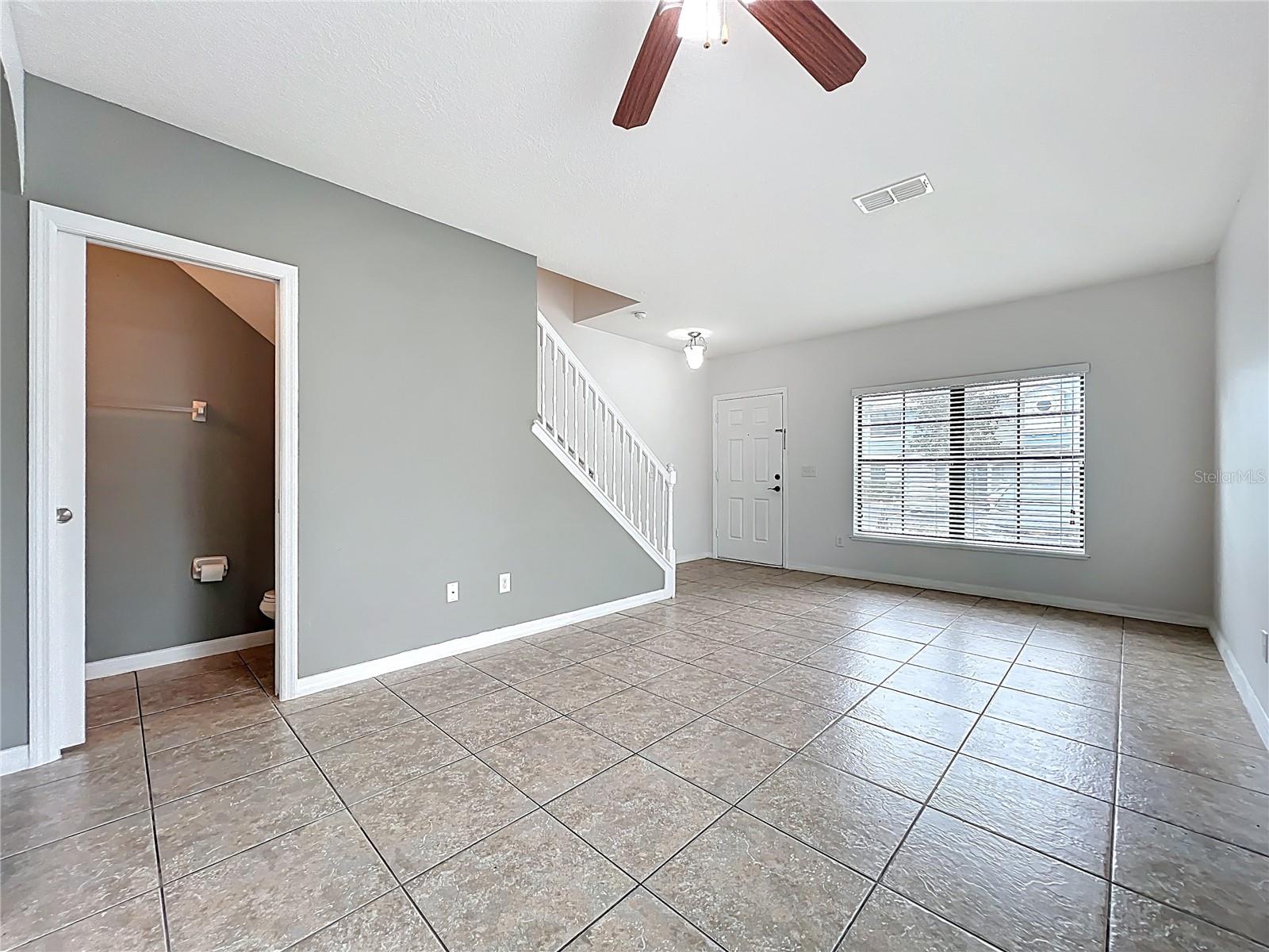 WINDSOR LAKE TWNHMS - Residential